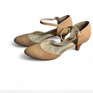 Naturalizer Tan Textured Heels